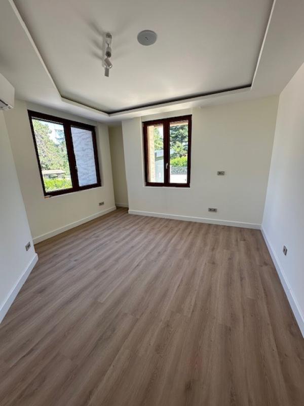 Senjak - ,Milovana Glišića-5