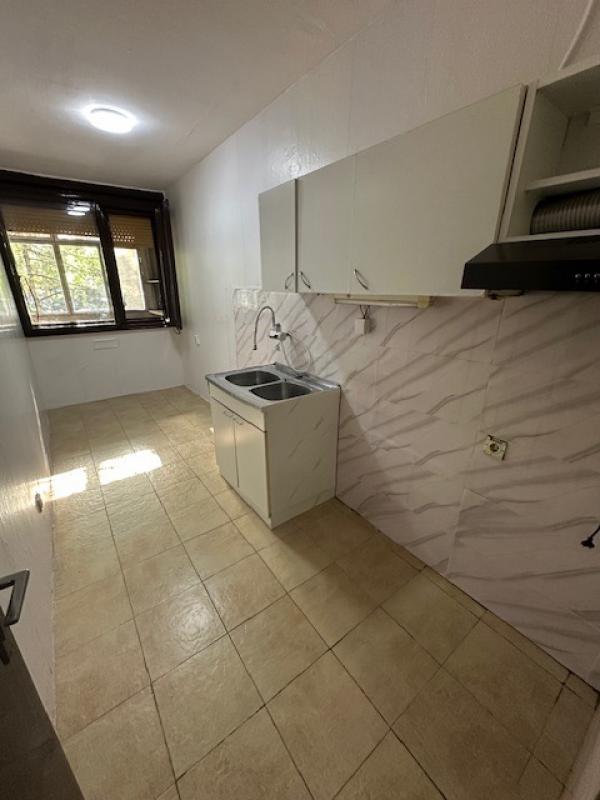 Novi Beograd-Blok 11c - ,Palmira Toljatija-1