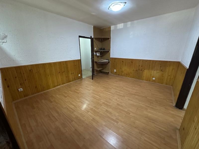 Novi Beograd-Blok 11c - ,Palmira Toljatija-3