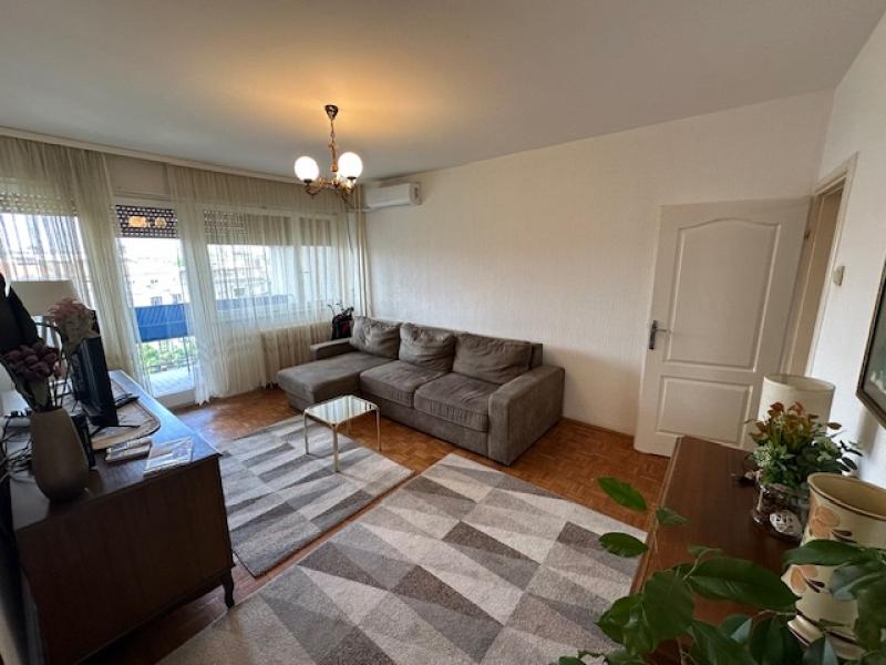 Zemun - ,Karadjordjeva-1