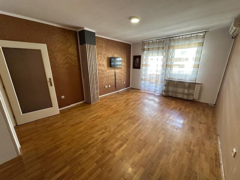 Novi Sad-Grbavica - ,Lasla Gala-1